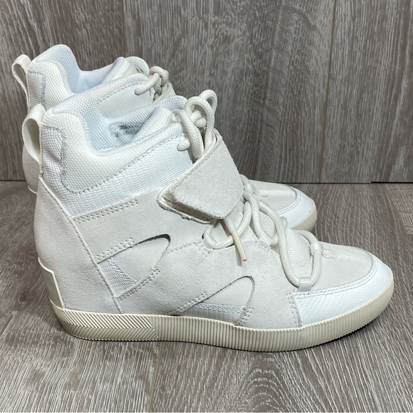 Sorel Out N About White ~ Sea Salt Suede Leather Lace Up Wedge Sneaker Bootie 7 - Picture 1 of 16